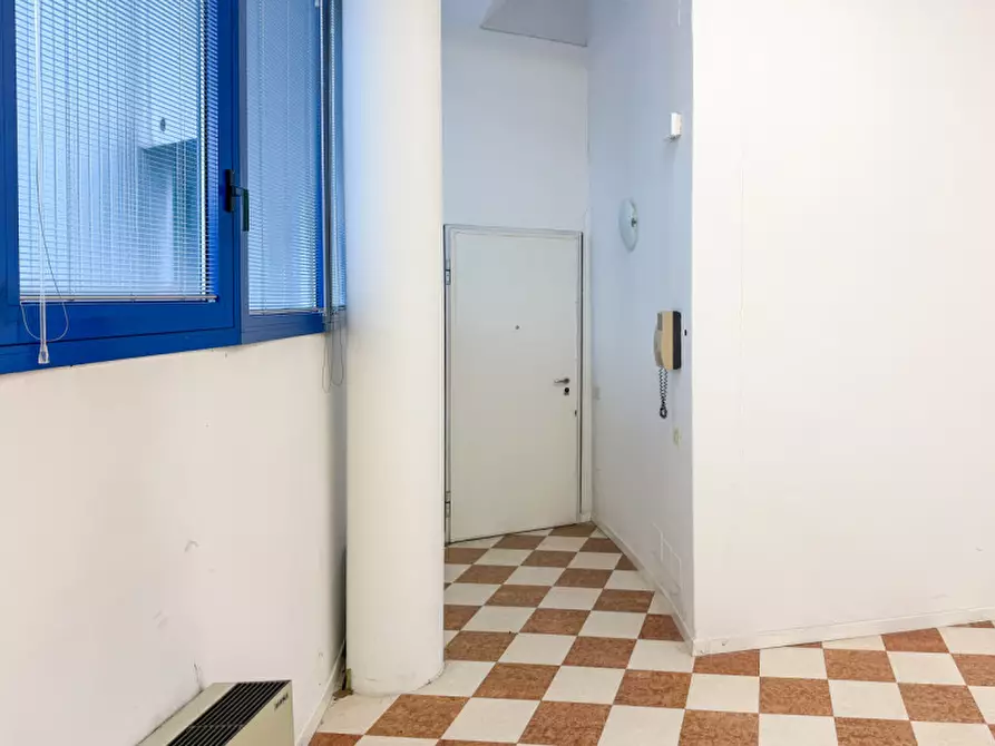 Immagine 3 di Ufficio in vendita  in Strada Padana verso Verona a Vicenza