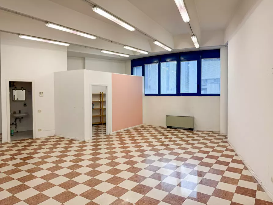 Immagine 4 di Ufficio in vendita  in Strada Padana verso Verona a Vicenza