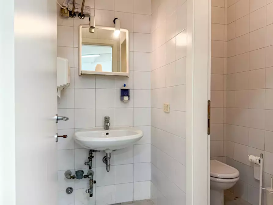 Immagine 6 di Ufficio in vendita  in Strada Padana verso Verona a Vicenza