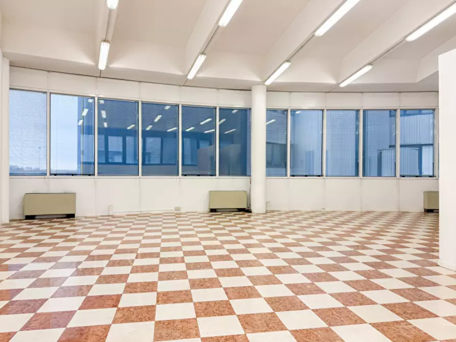 Immagine 11 di Ufficio in vendita  in Strada Padana verso Verona a Vicenza