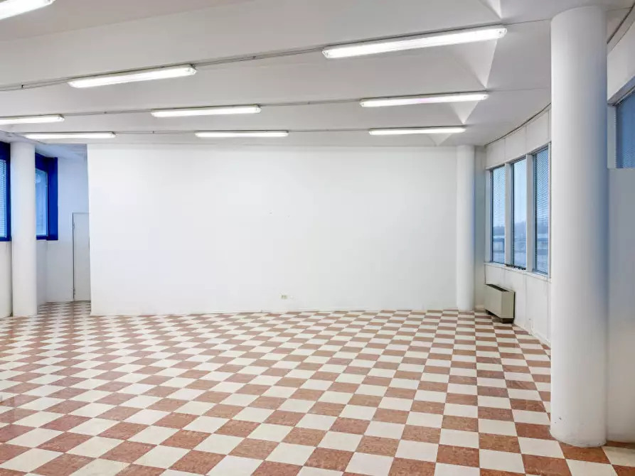 Immagine 13 di Ufficio in vendita  in Strada Padana verso Verona a Vicenza