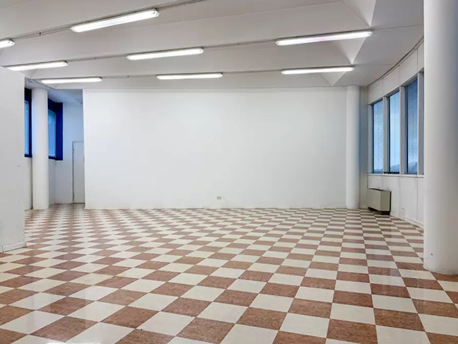 Immagine 14 di Ufficio in vendita  in Strada Padana verso Verona a Vicenza