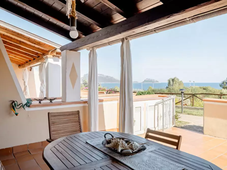 Immagine 4 di Appartamento in vendita  a Golfo Aranci