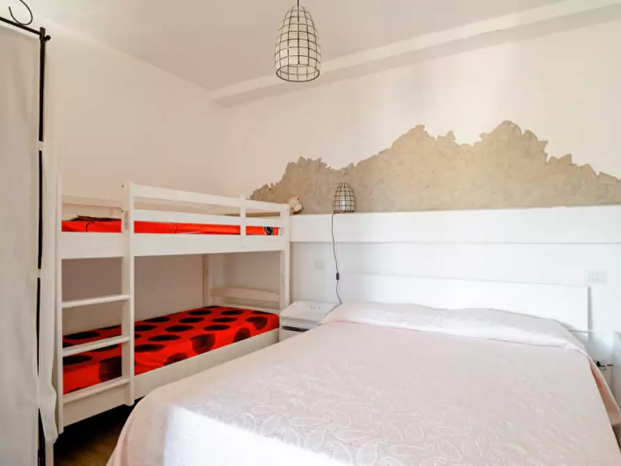 Immagine 11 di Appartamento in vendita  a Golfo Aranci