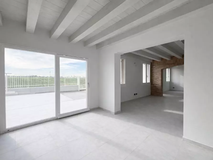Immagine 4 di Casa bifamiliare in vendita  in Via Padana Inferiore Est 99/B a Legnago