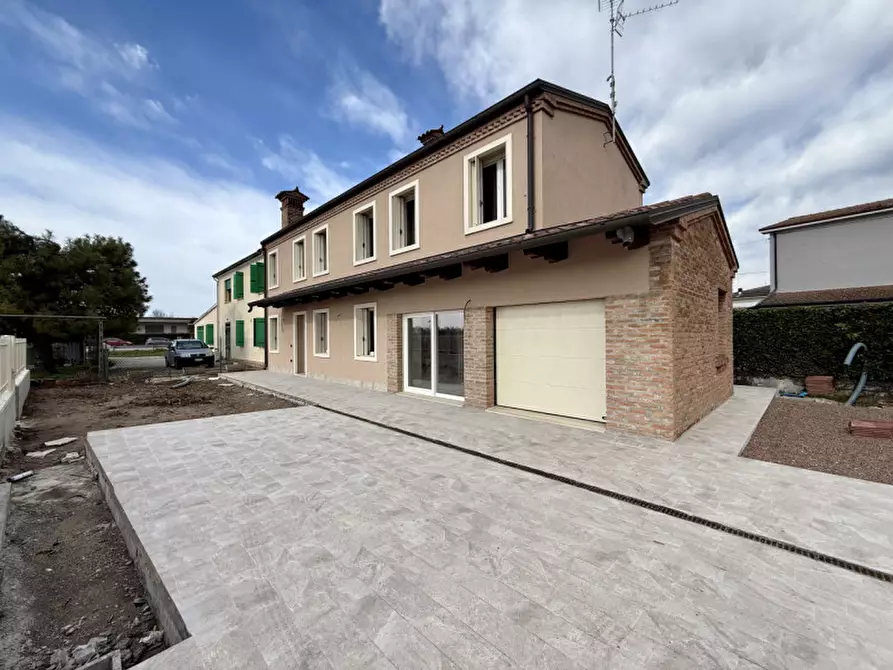 Immagine 15 di Casa bifamiliare in vendita  in Via Padana Inferiore Est 99/B a Legnago