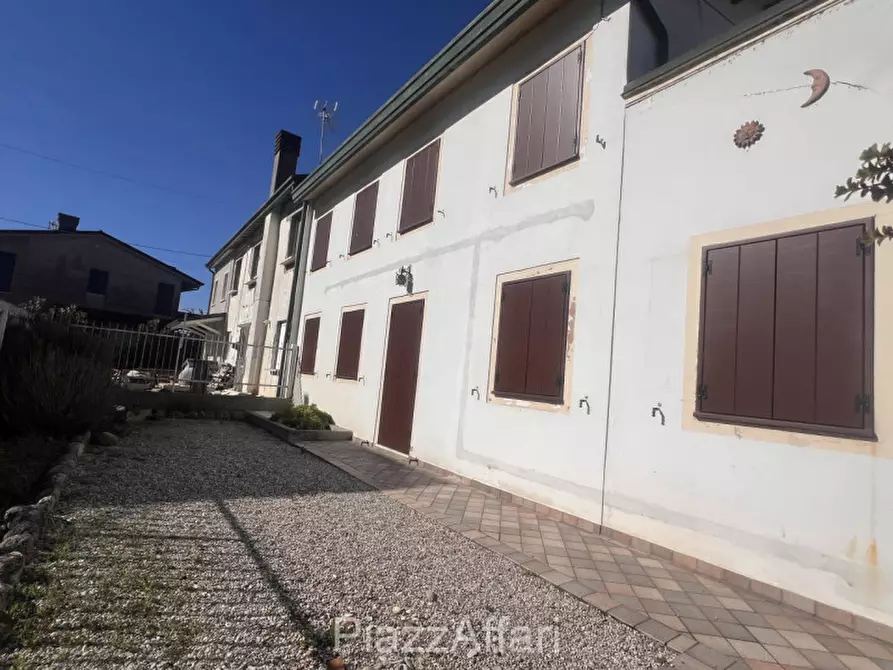 Immagine 3 di Casa bifamiliare in vendita  in Via Cesare Balbo a Candiana