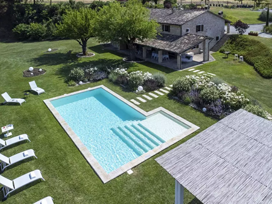 Immagine 6 di Rustico / casale in vendita  in strada Valubbio a Acqualagna