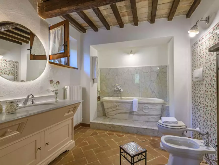 Immagine 15 di Rustico / casale in vendita  in strada Valubbio a Acqualagna