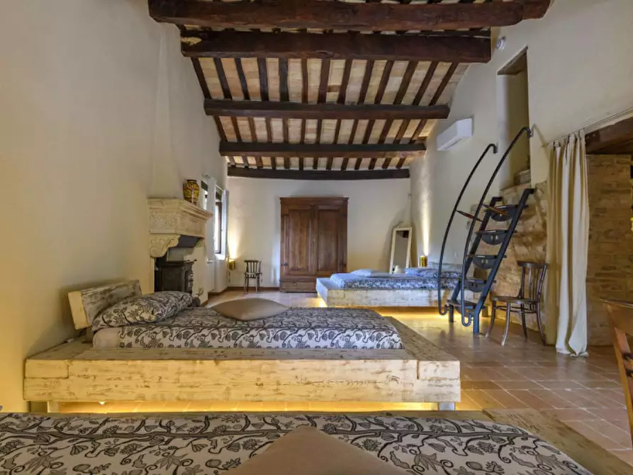 Immagine 16 di Rustico / casale in vendita  in strada Valubbio a Acqualagna