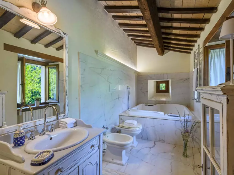 Immagine 19 di Rustico / casale in vendita  in strada Valubbio a Acqualagna