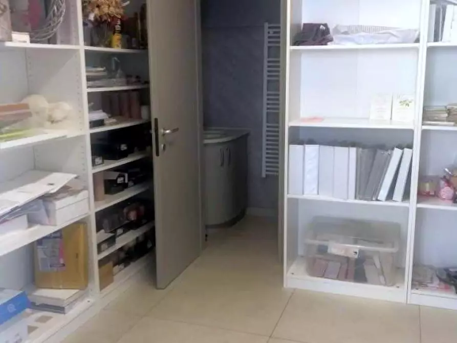 Immagine 6 di Negozio in vendita  in Via Pontevigodarzere, 116 a Padova