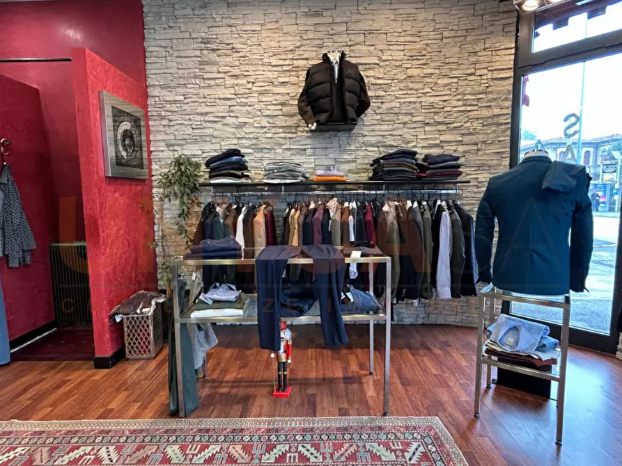 Immagine 4 di Attività commerciale in vendita  in Via dei Colli a Padova