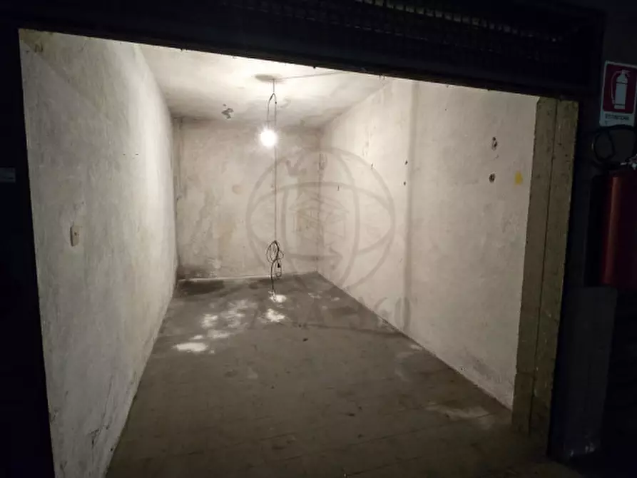 Immagine 2 di Garage in vendita  in Via Venti Settembre a Terni