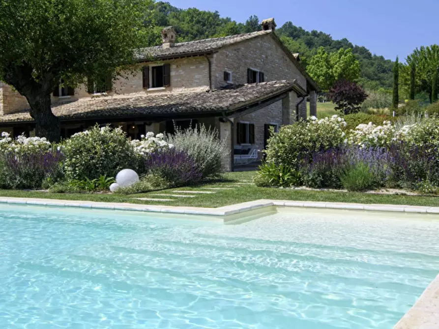 Immagine 2 di Rustico / casale in vendita  in strada Valubbio a Acqualagna