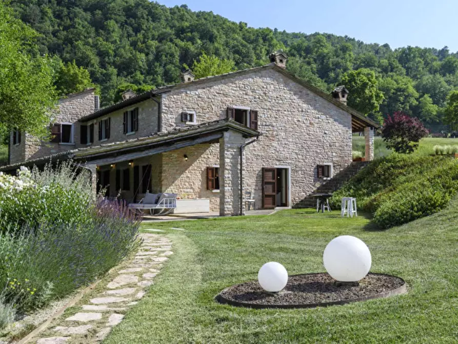 Immagine 7 di Rustico / casale in vendita  in strada Valubbio a Acqualagna