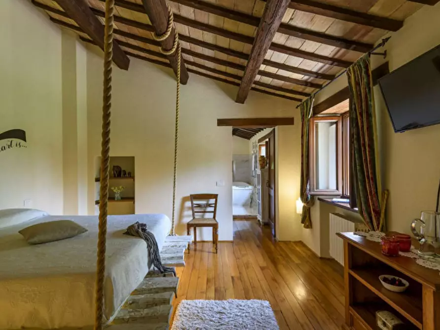 Immagine 37 di Rustico / casale in vendita  in strada Valubbio a Acqualagna