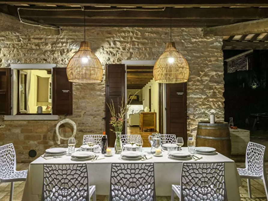 Immagine 56 di Rustico / casale in vendita  in strada Valubbio a Acqualagna