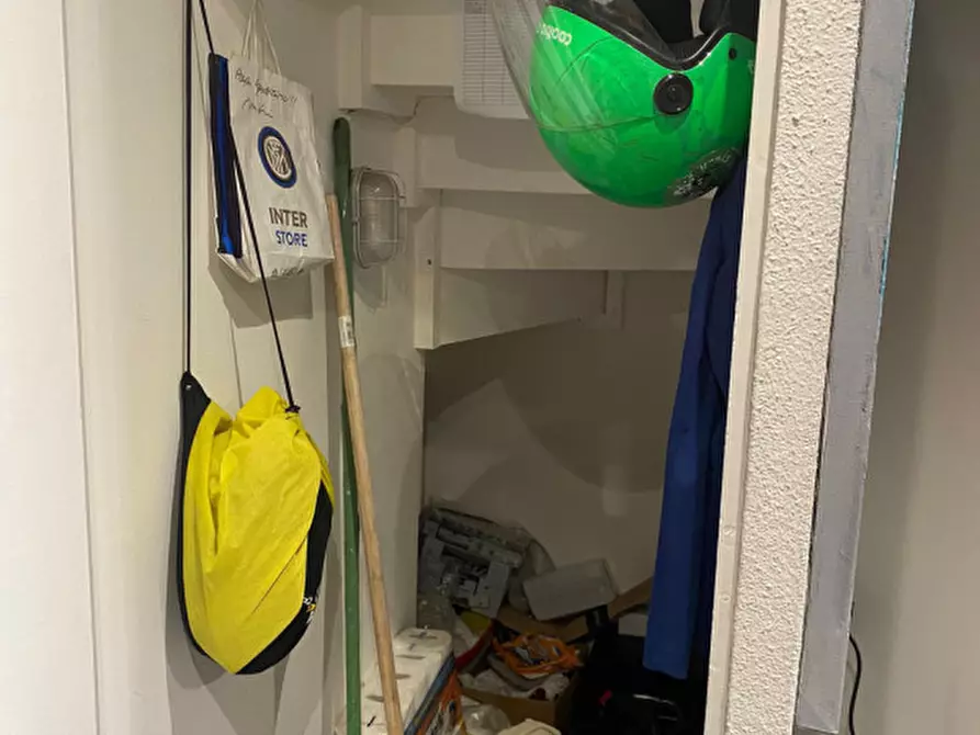 Immagine 10 di Negozio in affitto  in Via Bronzino 1 a Milano