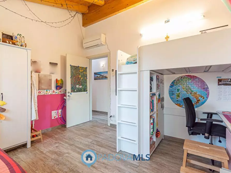 Immagine 5 di Villa in vendita  in Via Nespolaro a Rubano