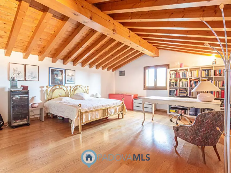 Immagine 18 di Villa in vendita  in Via Nespolaro a Rubano