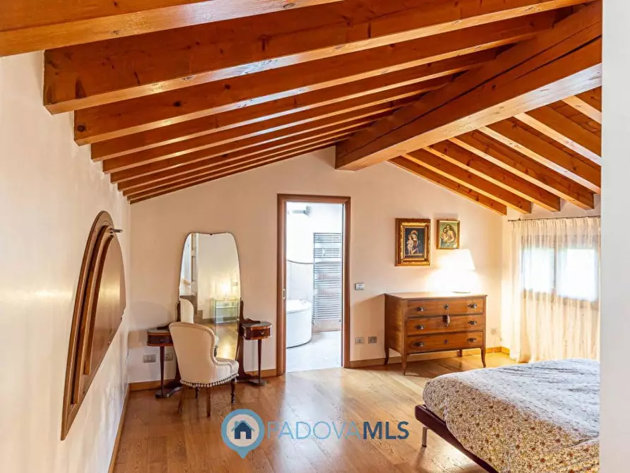 Immagine 22 di Villa in vendita  in Via Nespolaro a Rubano