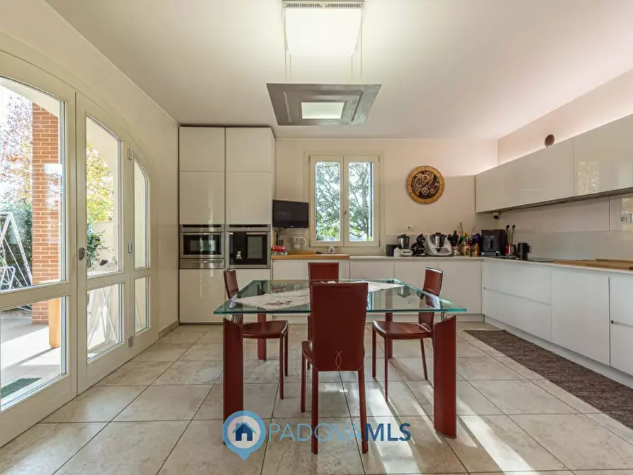 Immagine 23 di Villa in vendita  in Via Nespolaro a Rubano