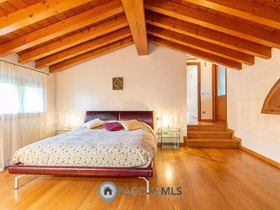 Immagine 25 di Villa in vendita  in Via Nespolaro a Rubano