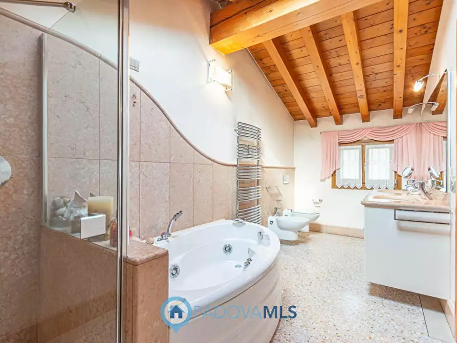 Immagine 27 di Villa in vendita  in Via Nespolaro a Rubano