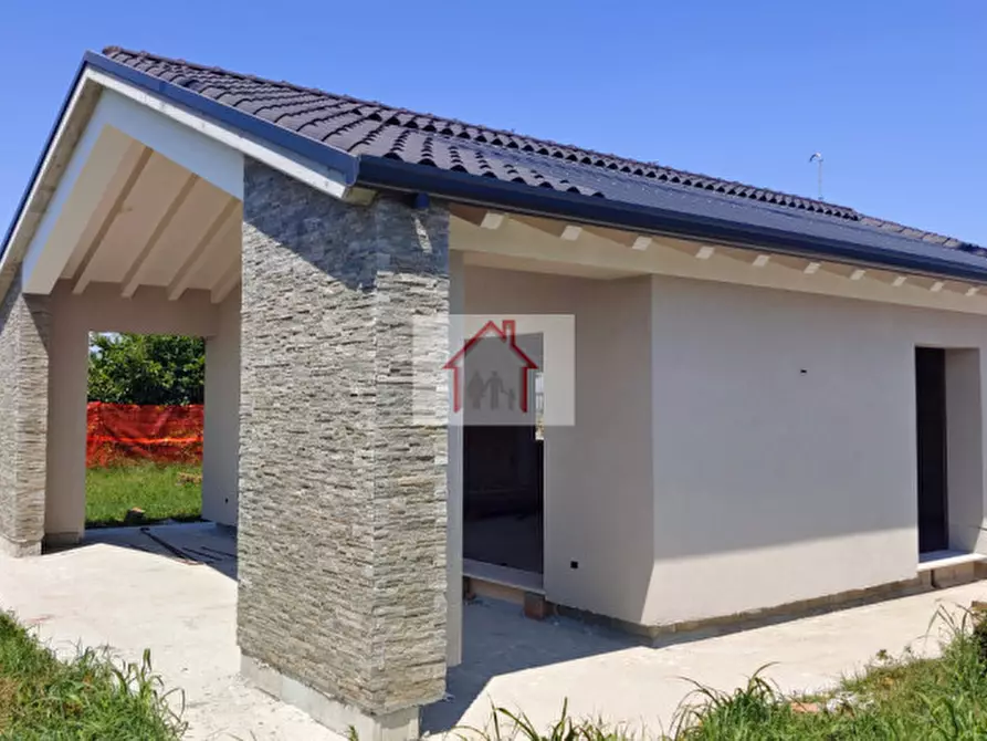 Immagine 1 di Casa bifamiliare in vendita  in Via Nogariole a Giavera Del Montello