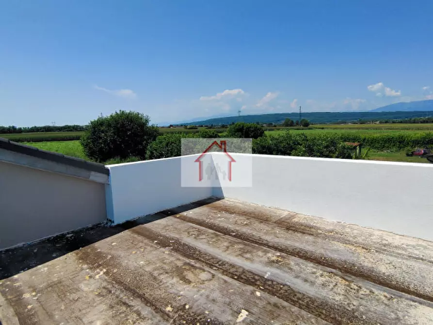 Immagine 7 di Casa bifamiliare in vendita  in Via Nogariole a Giavera Del Montello