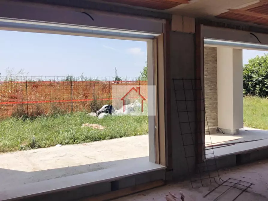 Immagine 10 di Casa bifamiliare in vendita  in Via Nogariole a Giavera Del Montello