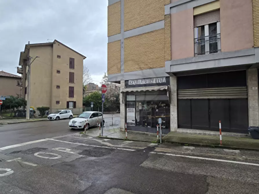 Immagine 1 di Negozio in vendita  in Via Pastrengo a Terni