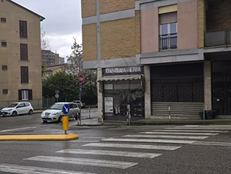 Immagine 9 di Negozio in vendita  in Via Pastrengo a Terni