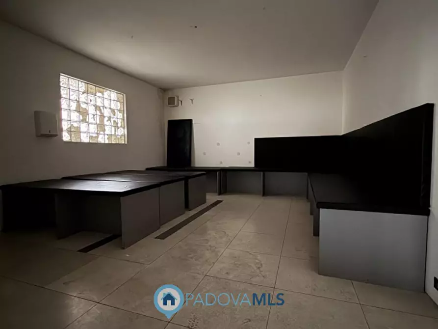Immagine 10 di Ufficio in vendita  in Via Jacopo Avanzo a Padova