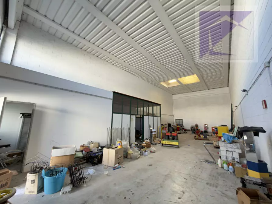 Immagine 5 di Capannone industriale in vendita  a Loreggia