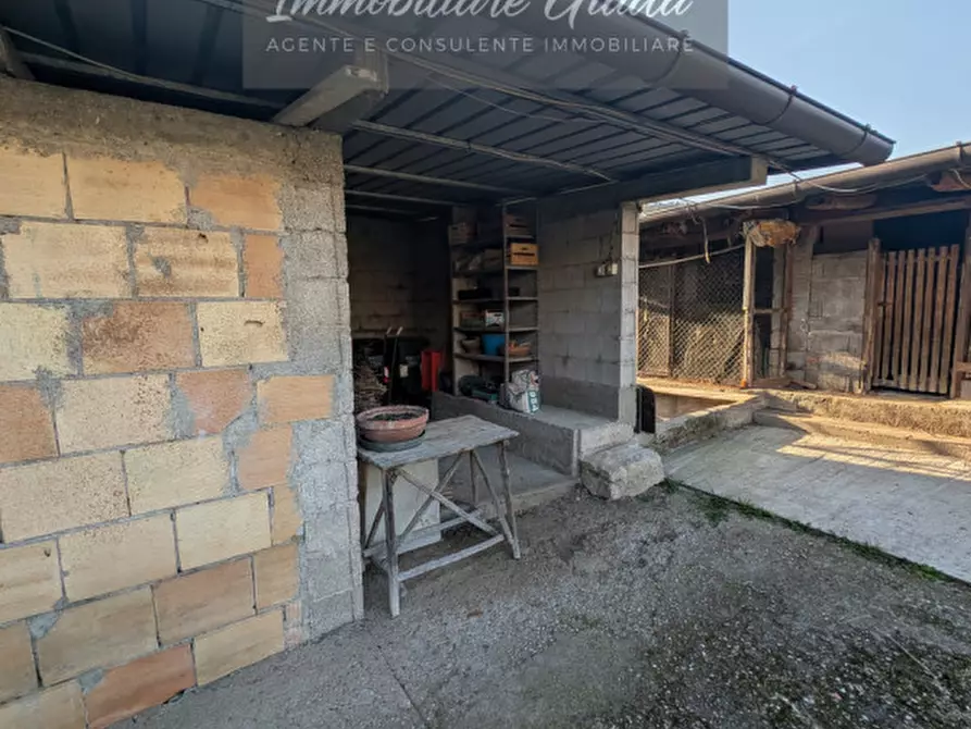 Immagine 2 di Casa bifamiliare in vendita  a Vittorio Veneto