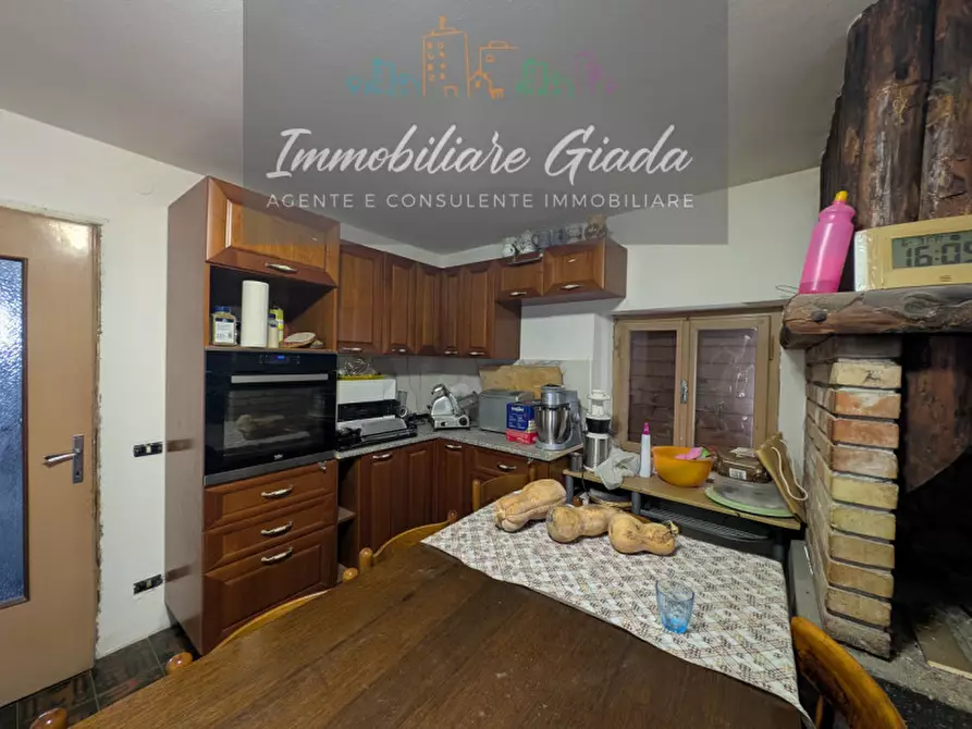 Immagine 4 di Casa bifamiliare in vendita  a Vittorio Veneto