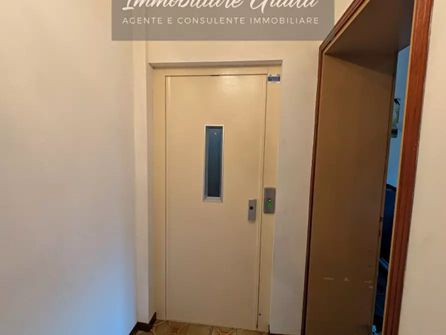 Immagine 10 di Casa bifamiliare in vendita  a Vittorio Veneto
