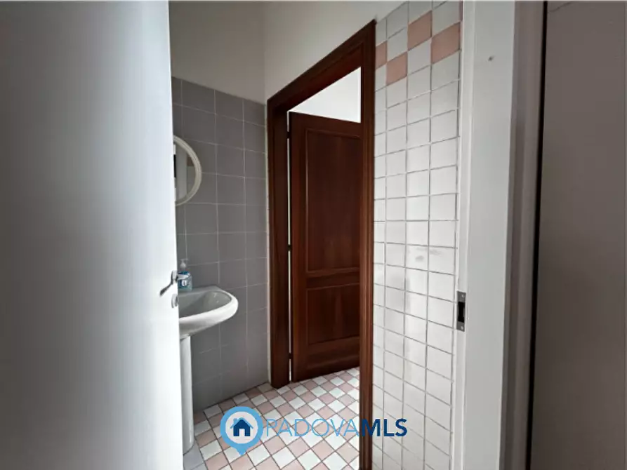 Immagine 10 di Attività commerciale in vendita  in via san marco, 141 a Padova