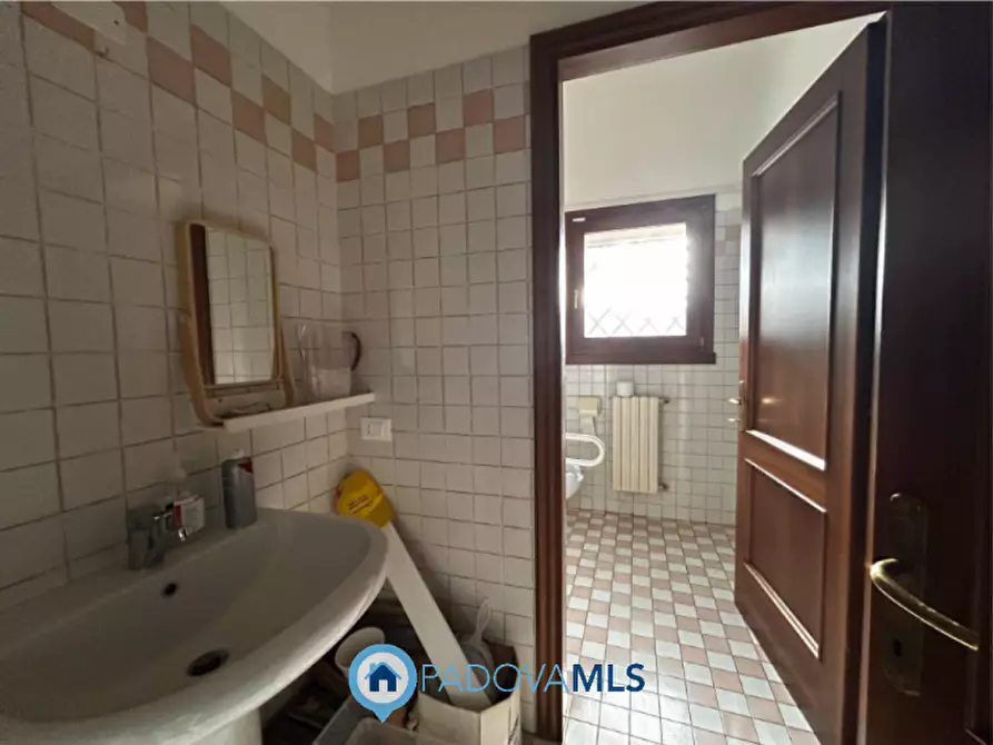 Immagine 12 di Attività commerciale in vendita  in via san marco, 141 a Padova