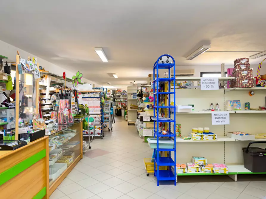 Immagine 5 di Negozio in vendita  in Via Alfonso Lamarmora a Pula