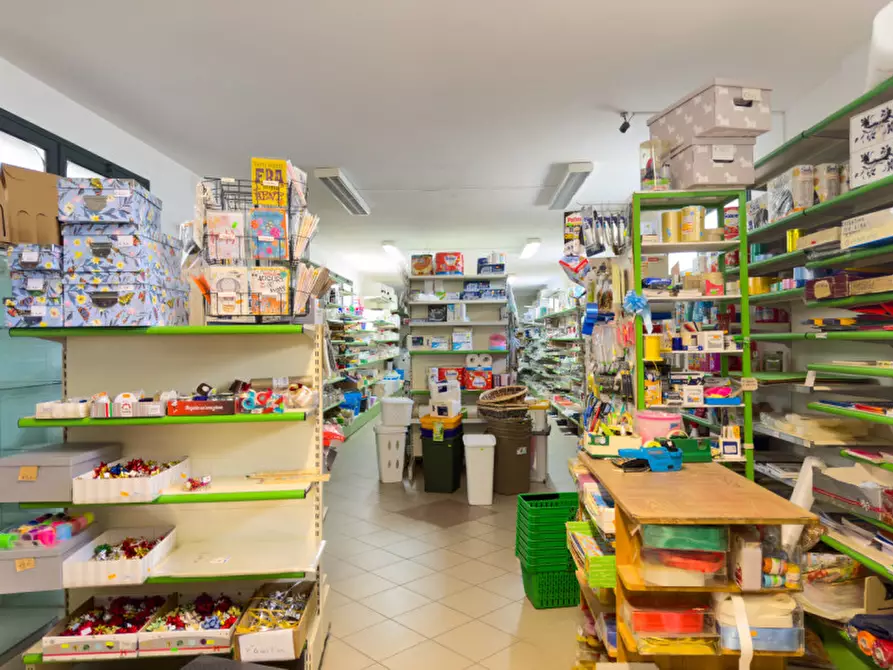 Immagine 7 di Negozio in vendita  in Via Alfonso Lamarmora a Pula