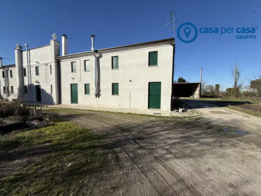 Immagine 1 di Villetta a schiera in affitto  in Località Schiappe 2 a Adria