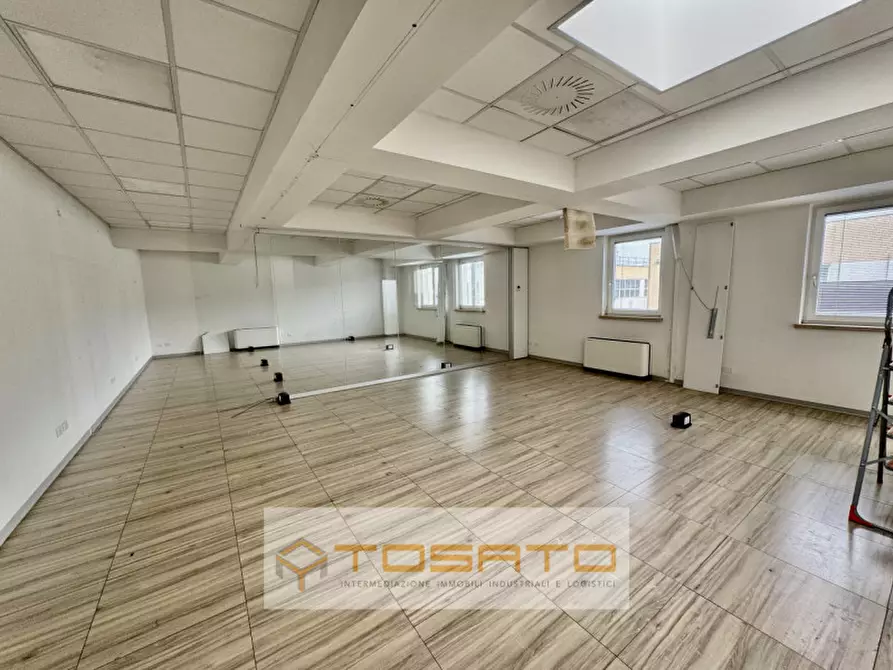 Immagine 4 di Capannone industriale in vendita  a Colognola Ai Colli