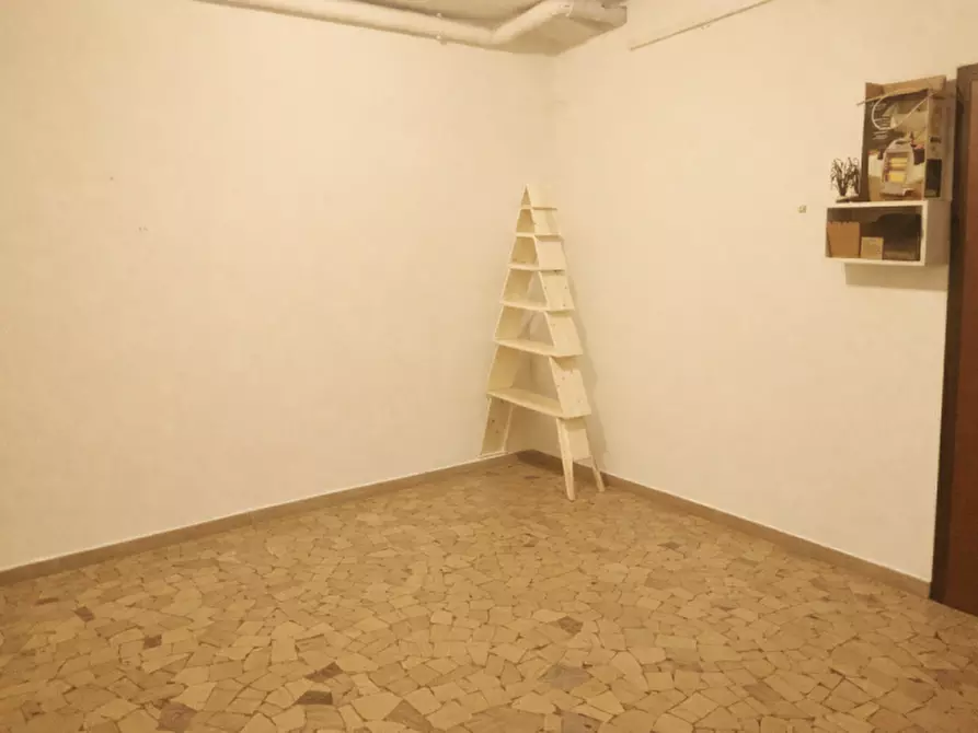 Immagine 8 di Attività commerciale in vendita  in Strada Ponte del Marchese 116 a Caldogno