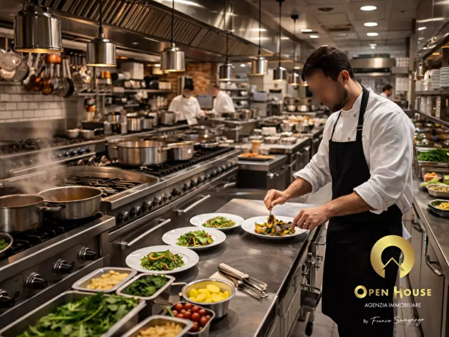 Immagine 11 di Attività commerciale in vendita  in via passau 14, montecchio maggiore a Montecchio Maggiore