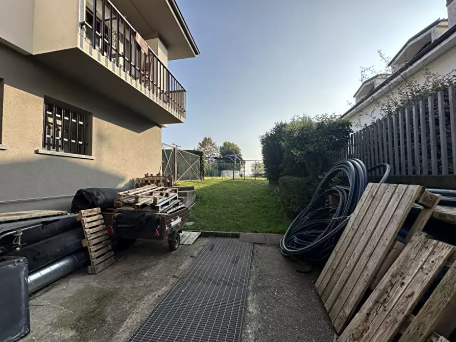 Immagine 33 di Appartamento in vendita  in Via Giosuè Carducci 19/A a Azzano San Paolo