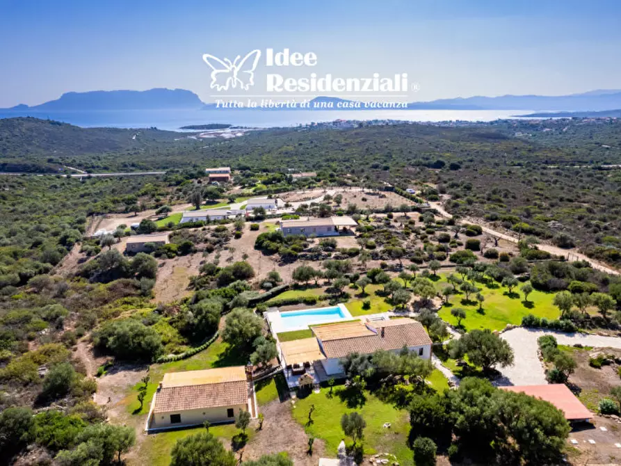 Immagine 1 di Villa in vendita  a Golfo Aranci