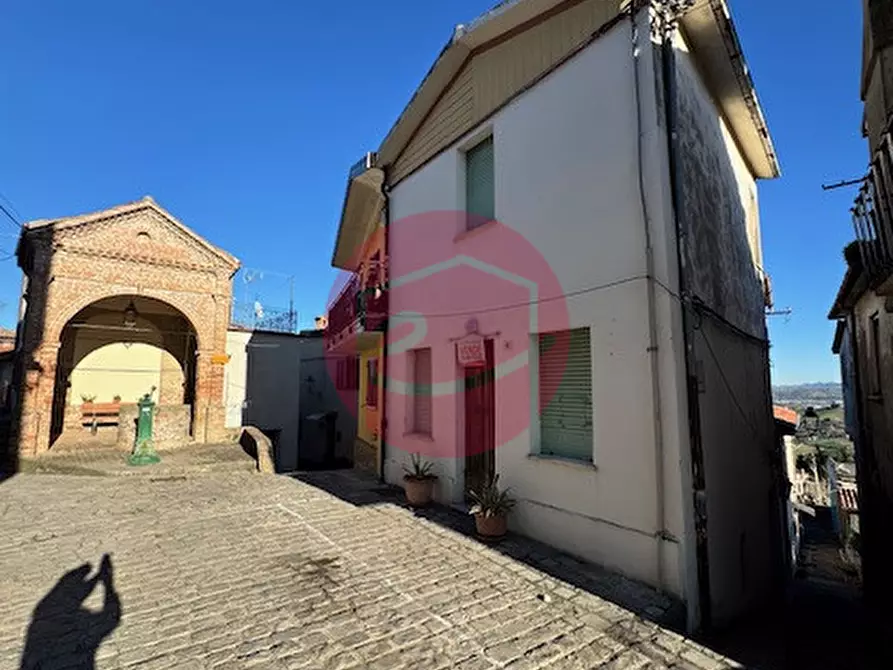 Immagine 4 di Villetta a schiera in vendita  a Borghi